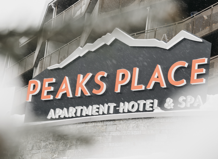 Front Peaks Place